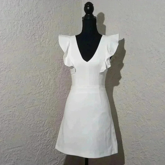French Connection Dresses & Skirts - FRENCH CONNECTION Whisper Ruffled V-Neck Mini Dress sz 4